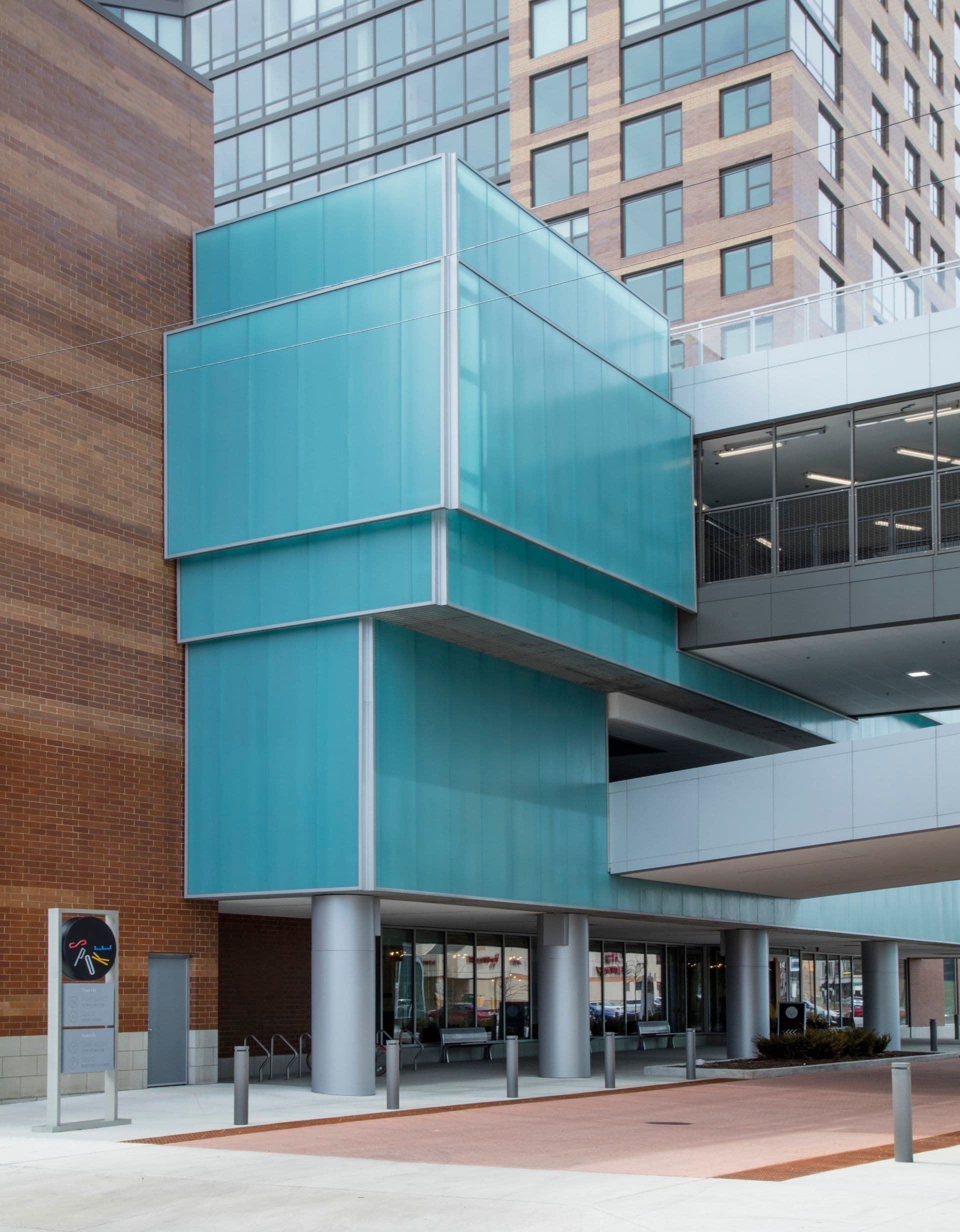 Polycarbonate Wall System